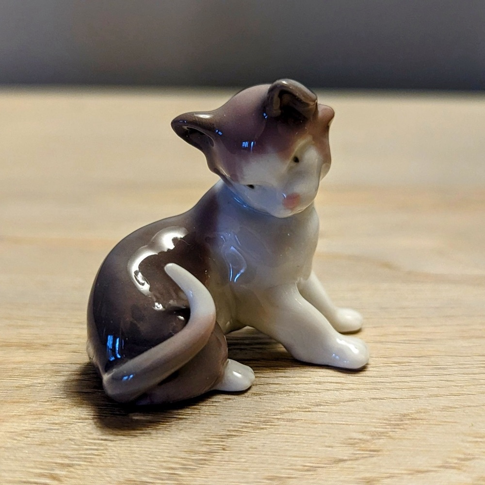 Lladro Mini Figurine